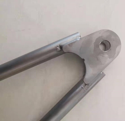 Σκοπός Αντικατάσταση/Επισκευή 13-5/8' 1 τρύπα Tab Titanium Sprint Car Part με καθολικό σχεδιασμό και πάχος τοίχου 0,065'