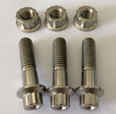 Φυσικό φινίρισμα GR5 Τιτανίου M8 x1.25x 32MM 12 σημεία φλάντζης βρόγχος για χημικές εγκαταστάσεις