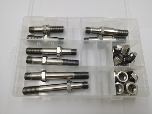 Το TITANIUM ONE NUT OR Q/C R/R S/P PLUS BOLT KIT της Universal Fitment Eagle είναι η τέλεια προσθήκη στο πλαίσιο του Sprint Car σας.